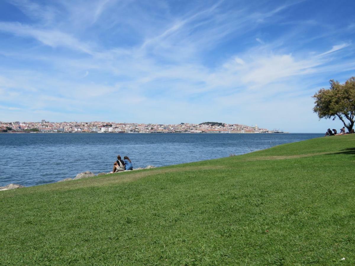 Tejo House River Lisbon Almada Exterior foto
